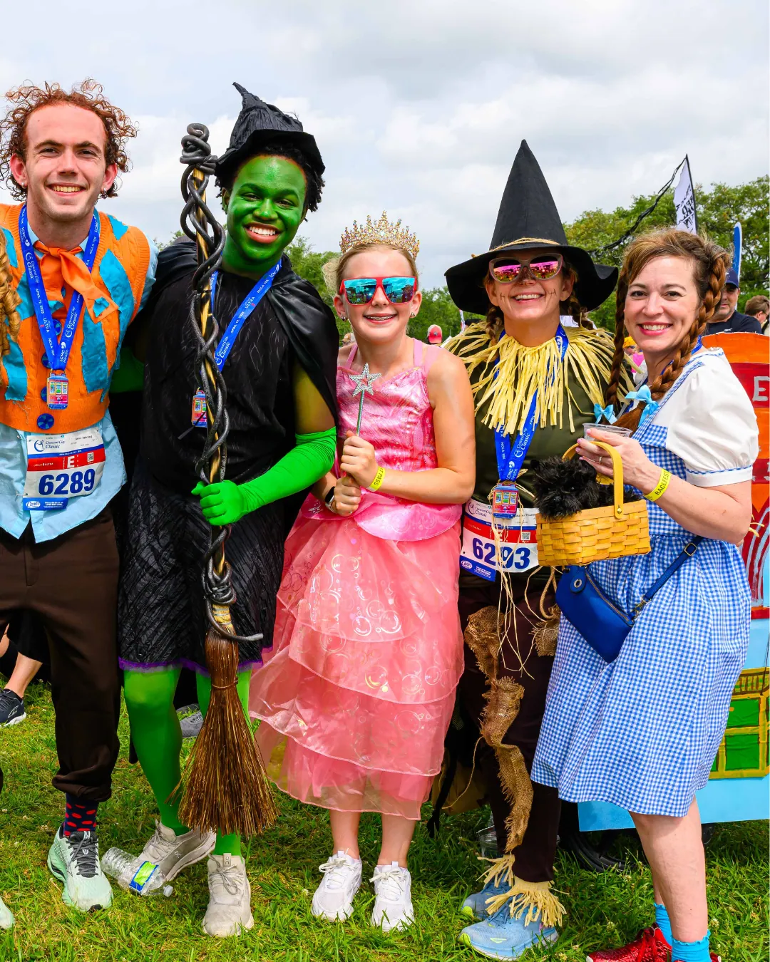 The whole cast of Oz